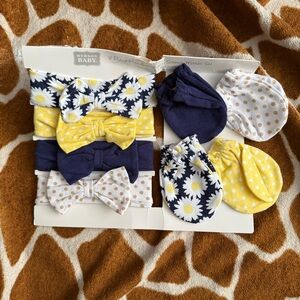 Hudson Baby Daisy and Polka Dot Headbands and Mittens Set